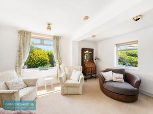 Sitting Room- click for photo gallery